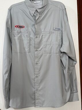 Columbia Light Gray Long-Sleeve Button Fishing Shirt